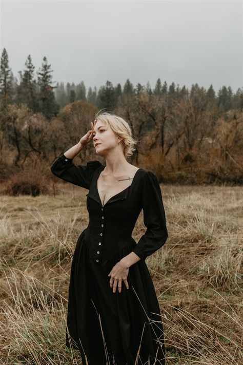 Linen Dress With Buttons, Black Prairie Dress, Prairie Goth, Vamp Aesthetic, Black Witch Dress, Feminine Goth, Prairie Fashion, Black Cottagecore, Western Goth