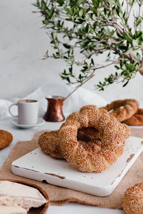 Greek Sesame Bread Rings(koulouri Thessalonikis) Greek Food Photography Styling, Greek Food Photography, Koulouri Thessalonikis, Simit Bread, Types Of Breads, Sesame Bread, Crunchy Bread, Bread Ring, Breakfast Basket