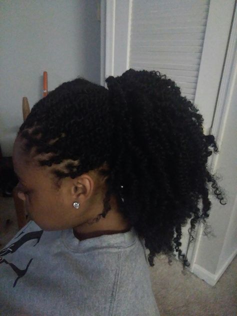 Mini Passion Twists Short, Bomb Twists Hairstyles, Short Spring Twists, Mini Spring Twists, Spring Twist Hairstyles, Mini Passion Twists, Simple Updo Hairstyles, Trendy Updo Hairstyles, Exercise Hair