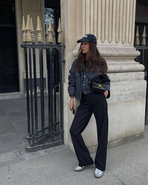 Paris Outfit Ideas, Adidas Outfit Women, Adidas Samba Outfit, Trainers Outfit, Samba Outfit, Adidas Sambas, French Women Style, Paris Outfits, Cute Outfits For School