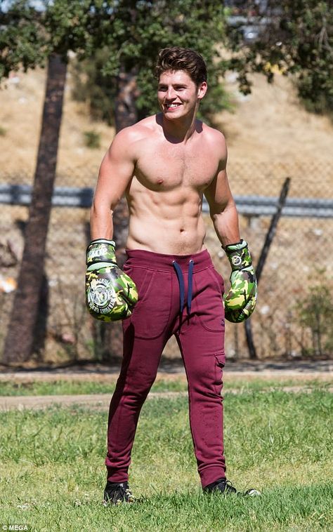 Gregg Sulkin, Hottest Male Celebrities, Soccer Guys, Attractive Guys, Shirtless Men, Man Crush, Good Looking Men, Male Body, Daily Mail