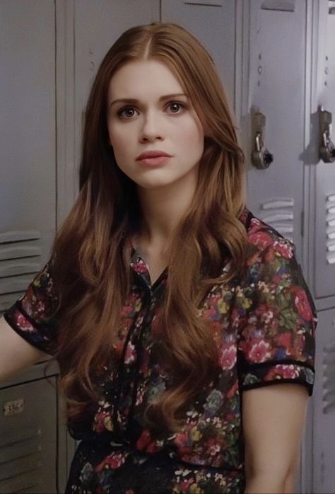 Lydia Martin Hairstyles, Lydia Teen Wolf, Lydia Martin Outfits, Teen Wolf Mtv, Julia Berolzheimer, Holland Roden, Teen Wolf Cast, Girls 21st, Kid N Teenagers