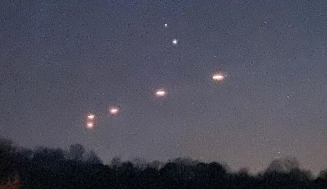 Recent Ufo Sightings, Paranormal Aesthetic, Alien Videos, Ufos Are Real, Latest Ufo Sightings, Latest Ufo, Alien Photos, Alien Encounters, Unidentified Flying Object