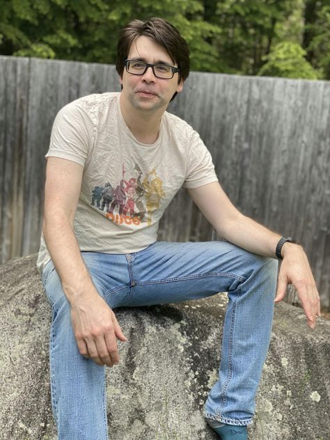 Joe Hill on VERO™ Joe Hill, Looking Dapper, The Space, Writers, A Photo, Turn Ons, Mens Tshirts, White