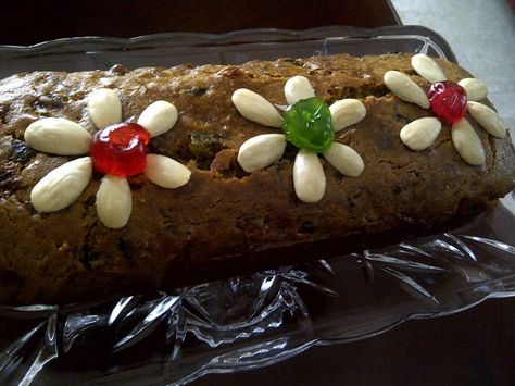 Condensed Milk Fruit Cake. A family favourite recipe without sugar and eggs. An Irish friend of mine once said, it was as good as their traditional Christmas cakes. Give it a try! Boiled Fruit Cake, Traditional Christmas Cake, Fruit Cake Recipe Christmas, Condensed Milk Cake, Milk Dessert, Condensed Milk Recipes, Best Christmas Recipes, Fruitcake Recipes, Best Fruits