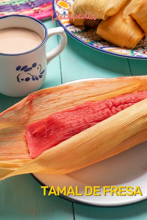 👩‍🍳Aquí tienes la receta de los tradicionales tamales de dulce preparados con un delicioso toque de fresa. Son facilísimos y necesitas poquitos ingredientes. ¡Inténtalos ya! 🫔 Tamales Recipe, Mexican Cookies, Tamale Recipe, Cookies Pastry, Pastry