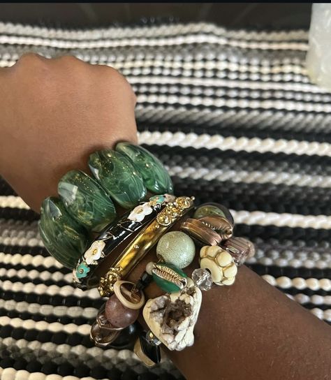 Afro Jewelry, Xoxo Jewelry, Dope Jewelry Accessories, Earthy Jewelry, Jewelry Aesthetic, Jewelry Accessories Ideas, Dope Jewelry, Chunky Jewelry, Jewelry Fashion Trends