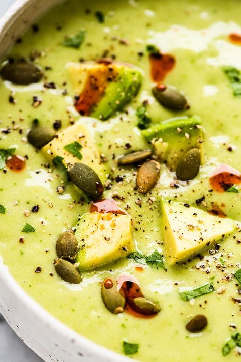 Avocado Soup Recipes, Spring Cooking, Summer Soup Recipes, Cold Soup Recipes, Fruit Dinner, Soup Vegetable, Avocado Soup, Gazpacho Recipe, Recipe Soup