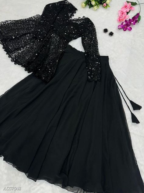 Stiched Dress Ideas, Indian Outfits Lehenga Simple, Black Sarara Dress, Fancy Lehanga Design, Lehanga Designs Latest For Women, Black Dress Indian, New Lehenga Designs, Simple Dress Casual, Party Wear Gowns