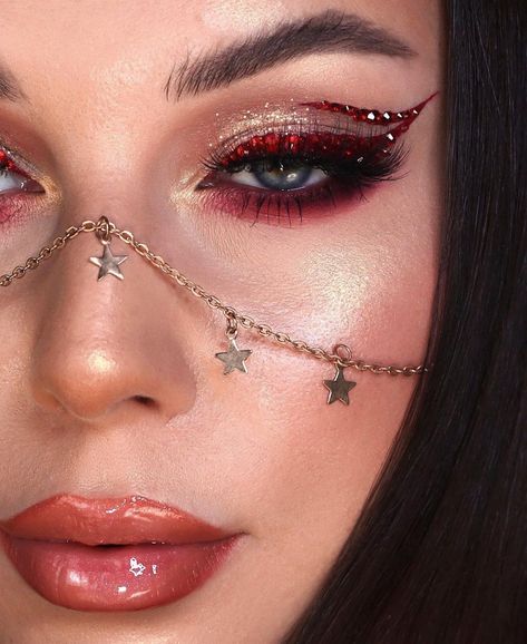 @ohhmels Candy Cane Eye Makeup, Stray Kids Makeup Inspired, Red Gem Makeup, Red And Gold Makeup, Metallic Smokey Eye, Christmas Makeup Looks, Christmas Makeup Ideas, Red Makeup Looks, Gem Makeup