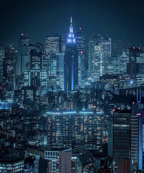 Pin: @trinityelizabethpolk #city #citylife #night #nightlife #travel #travelphotography #traveling #tokyo #japan Tokyo Skyline, Tokyo Vacation, Tokyo City, Nightlife Travel, City Buildings, Chorus, City Life, Tokyo Japan, Empire State Building