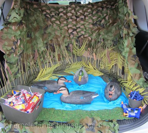 Duck Blind Trunk Or Treat, Camp Trunk Or Treat, Duck Dynasty Trunk Or Treat, Duck Trunk Or Treat, Fishing Trunk Or Treat, Duck Blind Ideas, Camping Trunk Or Treat, Duck Dynasty Costumes, Camp Trunks