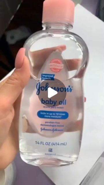 Natural Squads on Instagram: "Baby oil and vaseline will make your skin younger   Save it or lose it   Follow @naturalsquads for more natural homemade recipes   #naturalremedies #naturalremedy #skincare #recipe #reels" Baby Oil Uses Skin Face, Baby Oil For Face Skin Care, Baby Oil Hacks, Uses For Baby Oil, Baby Oil Uses, Vaseline For Face, Johnson Baby Oil, Wrinkles Remedies, Wrinkles Remedies Face