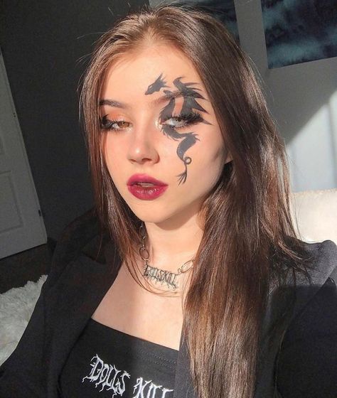 Dragon Makeup, Matte Make Up, Holloween Makeup, Face Art Makeup, Halloween Makeup Inspiration, Alternative Makeup, Smink Inspiration, Edgy Makeup, Makeup Eye Looks