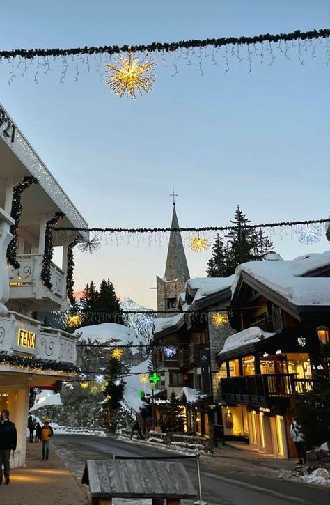 Ski Trip Aesthetic, Val Thorens, Trip Aesthetic, Ski Holidays, Winter Mood, Ski Season, Winter Photo, St Moritz, French Alps