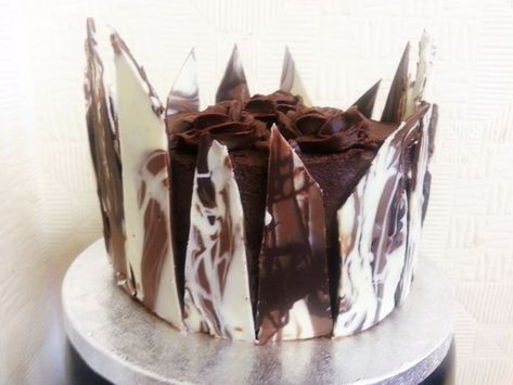 Chocolate Shard Cake, Chocolate Shards, Baking Secrets, Cake Factory, Nigella Lawson, Chocolate Bark, Chocolate Decorations, Vanilla Essence, I Have Done