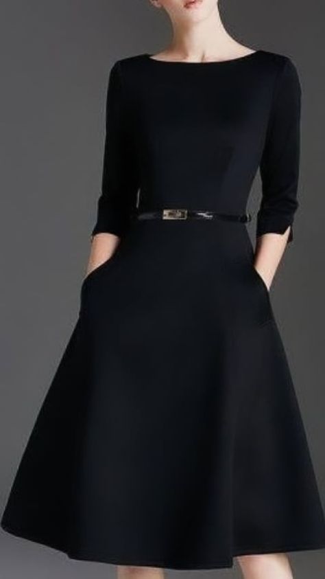 Black Elegant Outfit Classy Chic, Dresses For Work Business, Lbd Outfit Classy, Black Business Dress, Classic Black Dress, Gaun Fashion, Dresses Outfits, Dress Outfit, Outfits Fashion