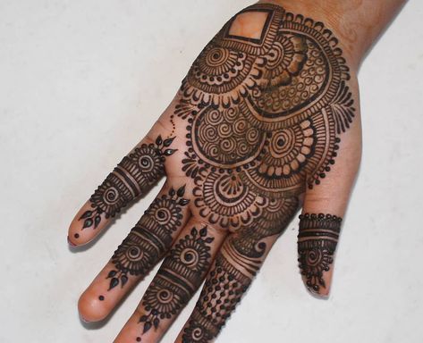 Full Plam Mehandi Designs, Plam Mehandi Designs Simple, Plam Mehandi Designs, Mehandi Designs Simple, Mother And Daughter Drawing, Palm Mehndi, Mehandi Designs Easy, Full Mehndi, Simple Arabic Mehndi