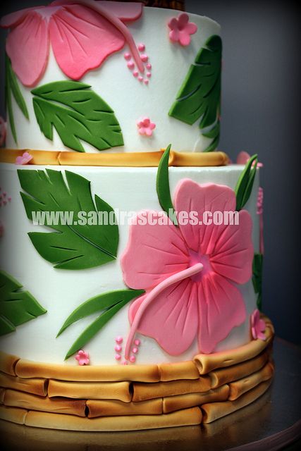 luau wedding by sandrascakes (trying to catch up!), via Flickr Hibiscus Cake, Hawaiian Cake, Flamingo Cake, Hawaiian Birthday, Luau Wedding, Fiesta Tropical, Luau Birthday, Hawaiian Party, Luau Party