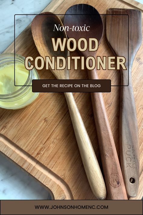 Wood Conditioner: 2 Simple Ingredients to Oil Wood Utensils Diy Wooden Utensils, Wooden Kitchen Items, Wooden Utensil Holder, Diy Conditioner, Wood Conditioner, Wood Kitchen Utensils, Soap Making Recipes, Wood Utensils, Wooden Kitchen Utensils