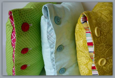 Button Cushion Cover Sewing Pattern Button Pillow, Pillows With Buttons, Sew Cushion Covers With Zipper, Diy Scatter Cushions Sewing, Flower Cushion Sewing Pattern, Daisy Pillow Sewing Pattern, Make Your Own Buttons, Sewing Equipment, Sewing Cushions