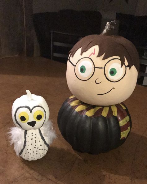 Harry Potter Storybook Pumpkins, Harry Potter No Carve Pumpkin, Harry Potter Owl Pumpkin, Harry Potter Pumpkins Painting, Pumpkin Panting Ideas Scary, Harry Potter Theme Pumpkin, Hermione Pumpkin Painting, Pumpkin Decorating Harry Potter, Pumpkin Decorating Ideas Harry Potter