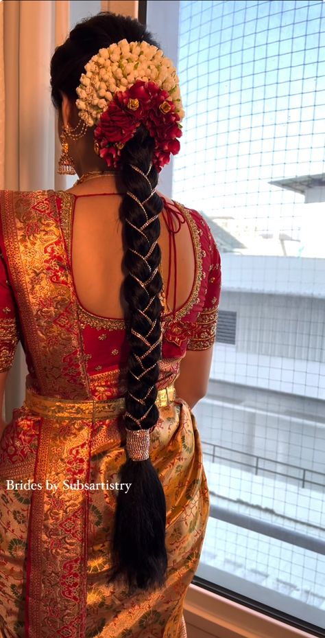 Hairstyle For Saree Function, Off Saree Hairstyle, Bridal Hairstyle For Engagement, Hairstyle For South Indian Look, South Indian Bride Braid Hairstyle, South Indian Bridal Braid, Traditional Bride Hairstyle, South Indian Bride Look Hairstyles, Haïr Style For South Indian Bride