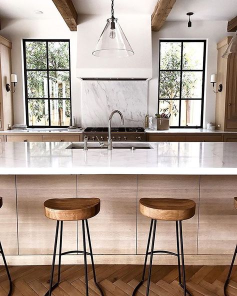 Jennifer Camp Forbes (@lefashion) • Instagram photos and videos Up House, Gorgeous Kitchens, Modern Farmhouse Kitchens, Kitchen Stools, Favorite Kitchen, Kitchen Style, Home Decor Kitchen, Interior Design Kitchen, Dream Kitchen