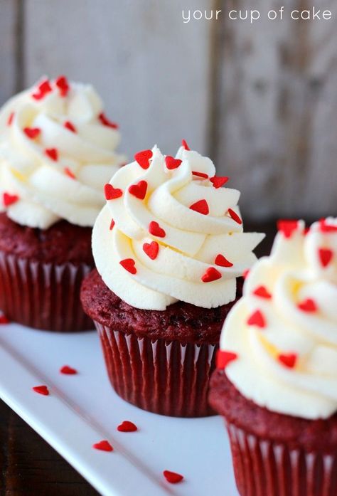 Red Velvet Cupcakes with White Chocolate Mousse - Your Cup of Cake Cupcake Receptek, Best Red Velvet Cake, Yellow Cake Recipe, Red Velvet Cupcake, Velvet Cake Recipes, Red Velvet Cake Recipe, The Cheesecake Factory, White Chocolate Mousse, Valentine Day Cupcakes