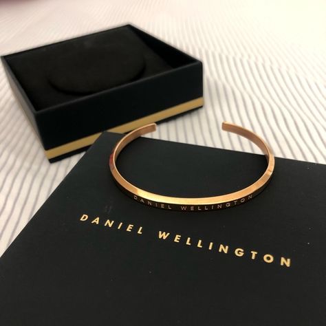 Daniel Wellington Rose Gold Classic Bracelet Bracelet Daniel Wellington, Daniel Wellington Bracelet, Daniel Wellington Rose Gold, Daniel Wellington Watch Women, December Mood, Silver Kada, Thirty Flirty And Thriving, Minimal Jewellery, Nigerian Men Fashion