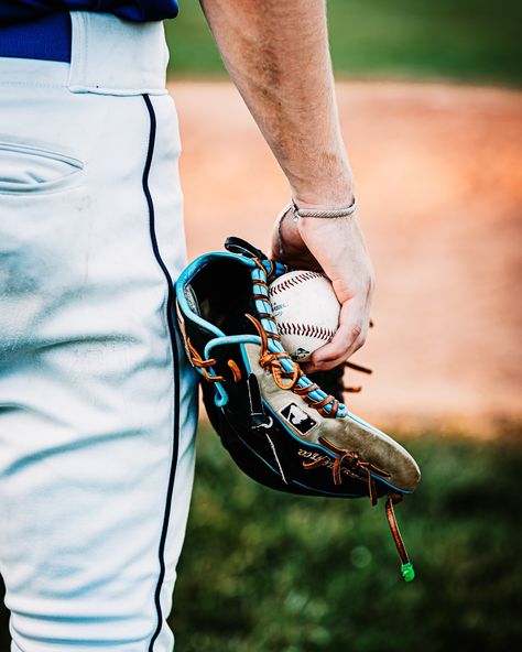 That’s a wrap on high school baseball this season! And now he’s officially a SENIOR!! 💙 So naturally I had to get a head start and take a few pics after his junior year. It’s been such a joy to watch him grow in the sport he loves the most!! Next stop, summer ⚾️, here we go! Here’s to the weekend! Welcome to our photography loop where a group of us have come together to share images that give us that Friday feeling!! Click through the hashtag #FridayFeelsLoop and enjoy the vibes!! #baseb... Senior Year Baseball Pictures, Baseball Field Senior Pictures, Baseball Senior Pics, Baseball Aesthetic Boy, Boys Baseball Senior Picture Ideas, Baseball Senior Photos, Senior Guy Baseball Pictures, Senior Baseball Pictures, Senior Baseball Picture Ideas