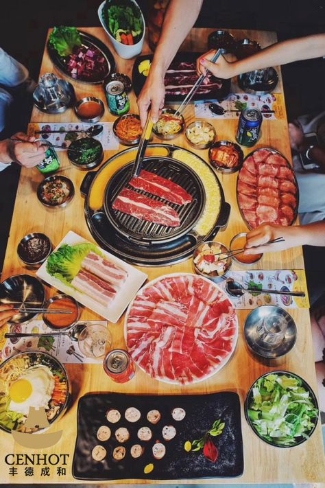 Graduation Aesthetics, Korean Bbq Recipes, Korean Bbq At Home, Korean Town, Bbq At Home, Bbq Feast, Korean Bbq Grill, Korean Bbq Restaurant, Street Food Design