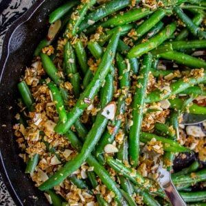 Make Ahead Green Beans, Green Beans With Garlic, Delicious Green Beans, Holiday Party Appetizers, The Food Charlatan, Garlic Green Beans, Food Charlatan, Beans Recipe, Cooks Illustrated