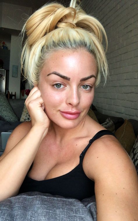 Mandy Rose Rosé No Makeup, Mandy Rose Instagram, Mandy Rose Wwe, Mandy Rose, Nxt Divas, Rosé Hot, Liv Morgan, Amanda Rose, Wwe Female Wrestlers