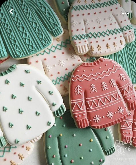 Ugly Christmas Sweater Cookies, Iced Christmas Cookies, Sweater Cookies, No Bake Sugar Cookies, Christmas Sugar Cookies Decorated, Cookie Decorating Party, Winter Cookie, Iced Sugar Cookies, Sugar Cookie Designs