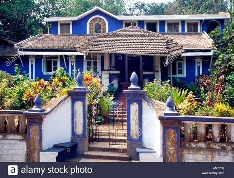 Goan Portuguese Houses, Goa Houses, Goa Architecture, Portuguese Houses, Portuguese House, Houses Exterior, Boundary Wall, Boundary Walls, Natural Building