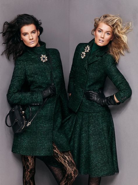 Toni Garrn, Green Inspiration, Campaign Fashion, Fashion Photography Inspiration, Trending Fashion Outfits, Cozy Fashion, Coat Fashion, Deep Green, Green Fashion