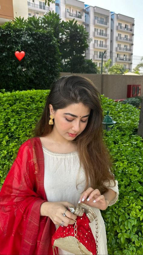 Aditi Bhatia In Saree, Aditi Bhatia In Suit, Rajasthan Poses, Shirtless Photoshoot Ideas Female, Skin Tone Dress, Classic Elevation, White Kurti, Aditi Bhatia, Celebrity Fashion Looks