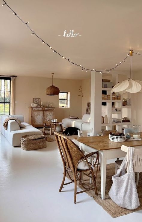 Aménager un salon salle à manger en L ambiance rustique Deco Chic, Living Room White, Rustic Living, Boho Interior, French House, Home N Decor, Wabi Sabi, Ideal Home, Home Renovation