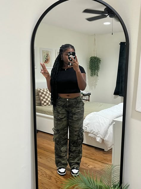 Camo Cargo Pants Outfit With Dunks, Camp Cargo Pants Outfit Black Women, Green Camo Cargo Pants Outfit, Army Cargo Pants Outfit Black Women, Green Cargo Pants Outfit Black Women, Camaflouge Cargo Pants Outfit Women, Camp Pants Outfit Black Woman, Outfits With Camo Cargo Pants, Camo Cargo Pants Outfit Black Women