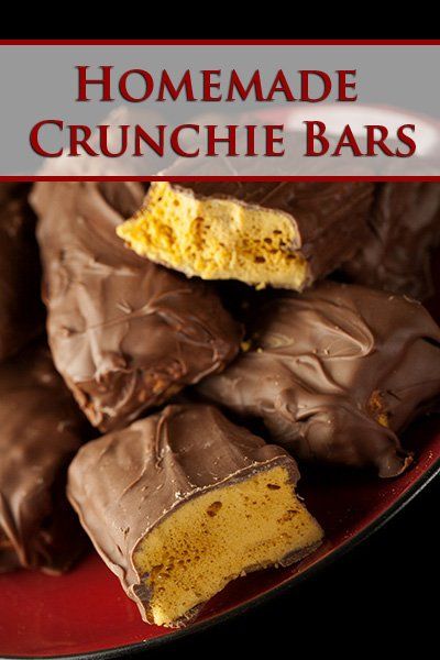 Homemade Crunchie Bars Honeycomb Toffee, Crunchie Recipes, Crunchie Chocolate, Honeycomb Recipe, Crunchie Bar, Canadian Recipes, Chocolate Bar Recipe, Homemade Sweets, Candy Recipes Homemade