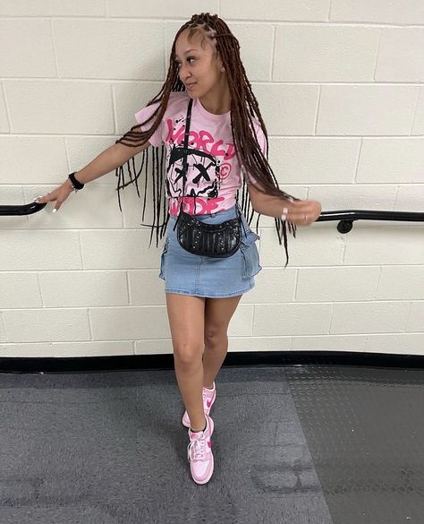 Pink And Black Shein Outfits, Pink Dunks Outfit Ideas Shein, Barbie Dunks Outfit Black Women, Pink Barbie Dunks Outfit, Outfits With Barbie Dunks, Easter Dunks Outfit, Cute Pink Birthday Outfits, Pink Dunks Outfit Black Women, Birthday Outfits Skirt