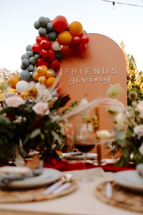 Kara's Party Ideas Boho Friendsgiving | Kara's Party Ideas Friendsgiving Bar Ideas, Friend Fall Party, Friendsgiving 2023, Friendsgiving Picnic Ideas, Friends Giving Decoration, Fall Party Photo Backdrop, Friends Giving Ideas Decor, Friendsgiving Color Palette, Teenager Friendsgiving Ideas