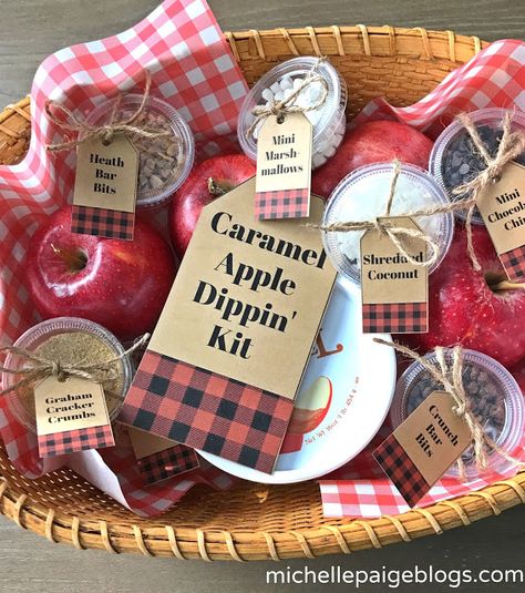 Package up apples, caramel and toppings to give as gifts. Caramel Apple Basket Gift Ideas, Caramel Apple Kit Gift, Carmel Apple Gifts Ideas, Fall Door Prize Ideas, Doctor Office Gift Basket, Apple Cider Gift Basket, Fall Gift Basket Ideas For Dental Office, Office Referral Gifts, Caramel Apple Gift Basket