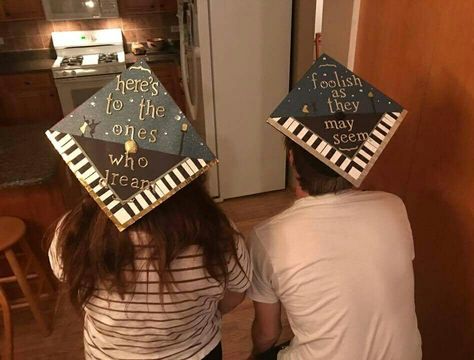 Lala Land Graduation Cap, Matching Grad Caps For Best Friends, La La Land Grad Cap, La La Land Graduation Cap, Matching Graduation Caps Best Friend, Matching Grad Caps, Matching Graduation Caps, Besties Ideas, Quotes For Graduation Caps