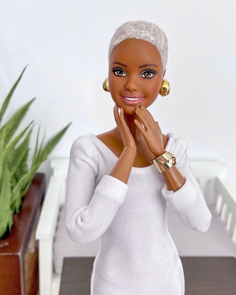 Barbara Hairstyles, Black Barbie Dolls Natural Hair, African Barbie, Black Hair Barbie Doll Aesthetic, African Barbie Dolls, Natural Hair Doll, Barbie Fashion Sketches, Real Barbie, Barbie Basics