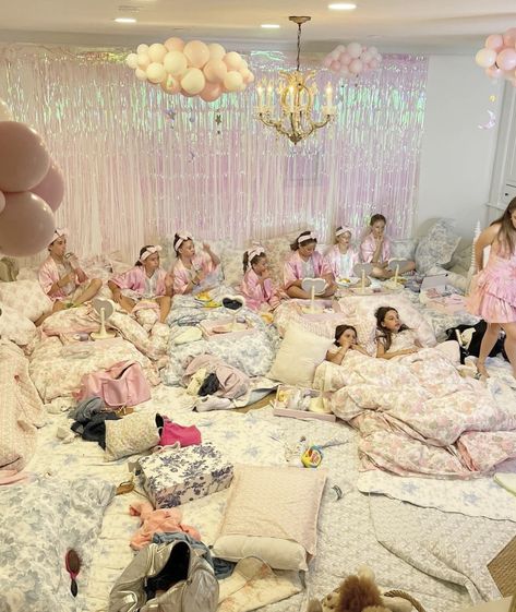 Fancy Sleepover Aesthetic, Rich Sleepover Aesthetic, Aesthetic Birthday Party Favors, Vintage Slumber Party Aesthetic, Sleepover Birthday Aesthetic, Luxury Slumber Party, Aesthetic Slumber Party, 1950s Sleepover, Kids Birthday Party Aesthetic