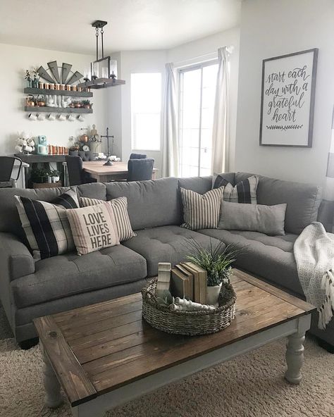 Gray Couches, Cozy Modern Farmhouse Living Room, Cozy Farmhouse Living Room, Modern Farmhouse Living Room Decor, Furnitur Ruang Keluarga, Farmhouse Living Room Decor Ideas, Rustic Farmhouse Living Room, Interior Design Minimalist, Modern Farmhouse Living