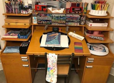 Walt Disney animation desk Drawing Desk Ideas, Drawing Desk Aesthetic, Art Table Ideas Desks, Artists Table Desks, Drawing Set Up Desk, Painters Desk, Animator Desk Setup, Animators Desk, Desk Concept Art