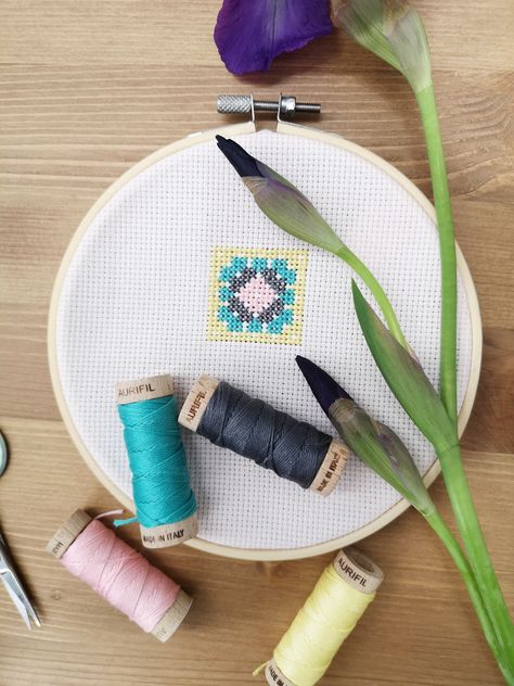 Today, I am back with my second, adorable little Granny Square Cross Stitch! It has been a hectic family month and I am so happy I am taking the time to breathe and stitch just a little bit every week. Granny Square SAL week 2 of the with the @fatquartershop @fqsxstitch @beelori1⁠ ⁠ Grab the links to download the FREE pattern on today's blog post. Read all the details and come and stitch with us this June!⁠ ⁠ @aurifilthead @rileyblakedesigns⁠ #hedgehogneedleminder @flamingotoes Granny Square Cross, Simple Granny Square, Lori Holt, Vintage Cloth, Fat Quarter Shop, I Am So Happy, I Am Back, Needle Minders, Riley Blake Designs